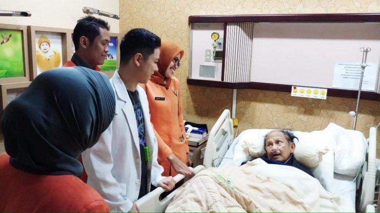 BJ Habibie Masih dalam perawatan?