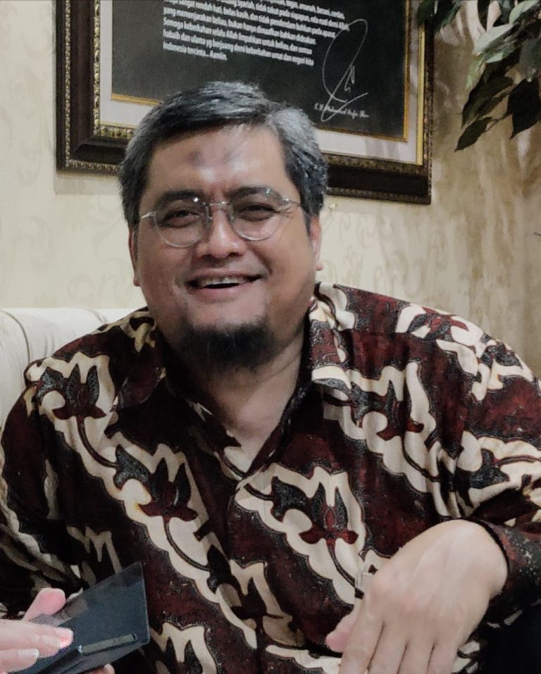 DI LANGIT ADALAH TEMPAT MENABUNG YANG PALING AMAN