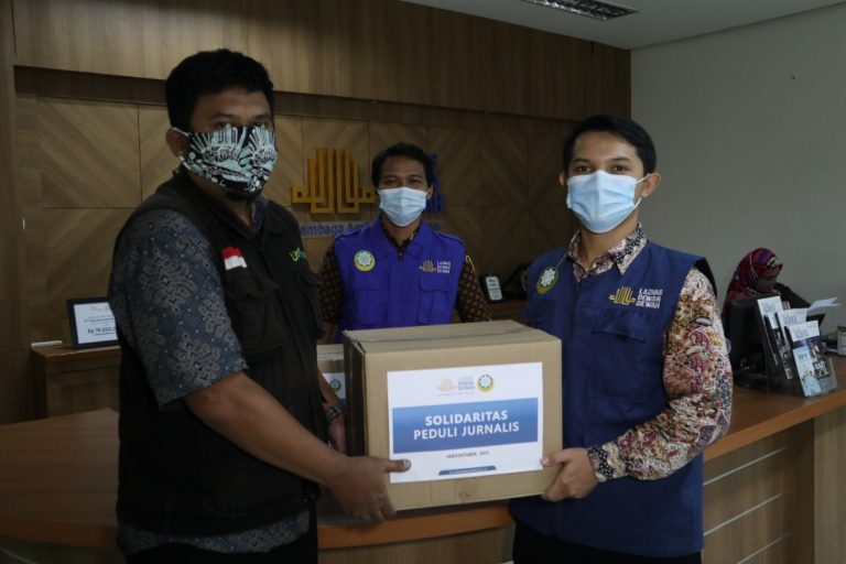 Laznas Dewan Da’wah Salurkan Paket Sembako untuk Jurnalis