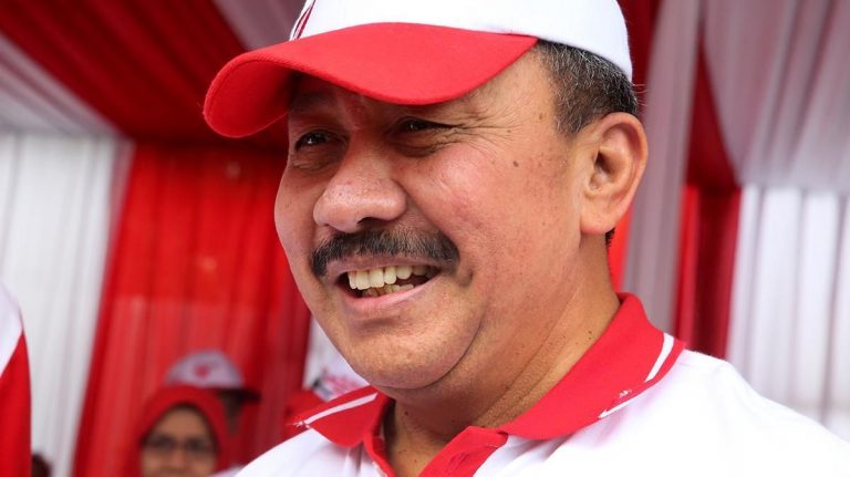 PURNAWIRAWAN MENGGUGAT