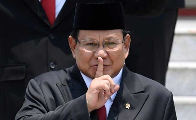 PRABOWO BERPELUANG JIKA TRIUMVIRAT