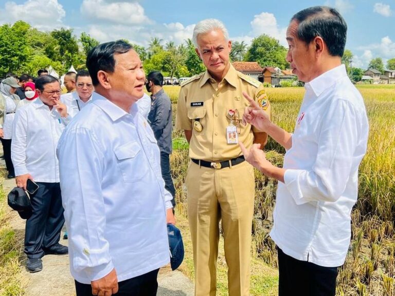 BAGAIMANA JOKOWI MENDUKUNG GANJAR, MENCADANGKAN PRABOWO, DAN MENOLAK ANIES