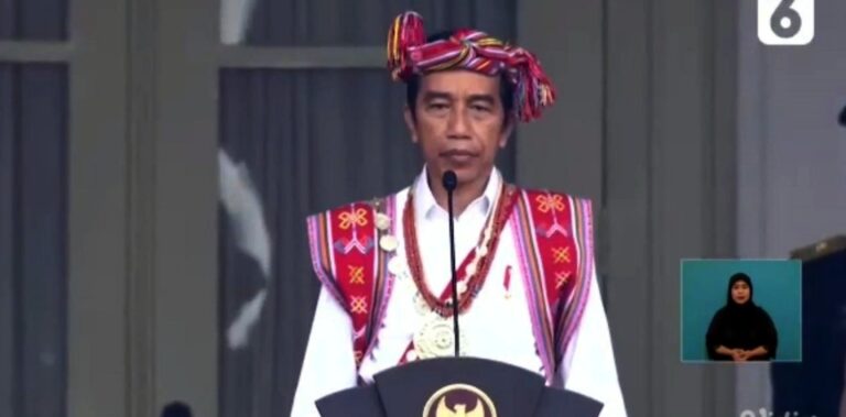 JOKOWI ITU RAJA DI NEGARA DEMOKRASI