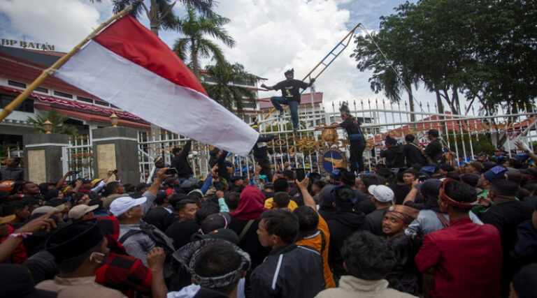 KASUS REMPANG BUKTI JOKOWI HARUS DIMAKZULKAN