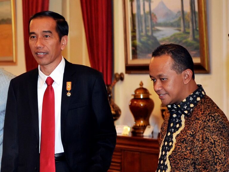 Jahatnya Jokowi: Hancurkan Partai Politik