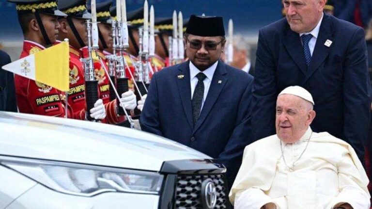 NGAWUR BIMAS KATOLIK NGURUS AZAN